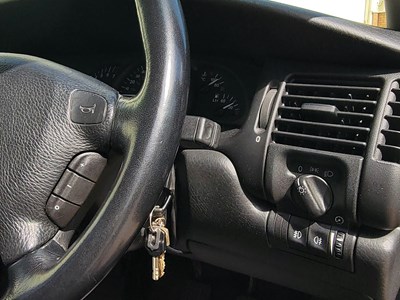 Lot 4 - 2001 Vauxhall Vectra 2.2i 16v CDX