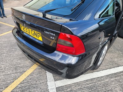 Lot 4 - 2001 Vauxhall Vectra 2.2i 16v CDX