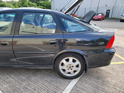 Lot 4 - 2001 Vauxhall Vectra 2.2i 16v CDX
