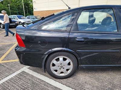 Lot 4 - 2001 Vauxhall Vectra 2.2i 16v CDX