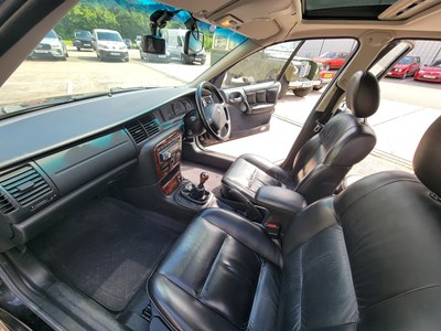 Lot 4 - 2001 Vauxhall Vectra 2.2i 16v CDX
