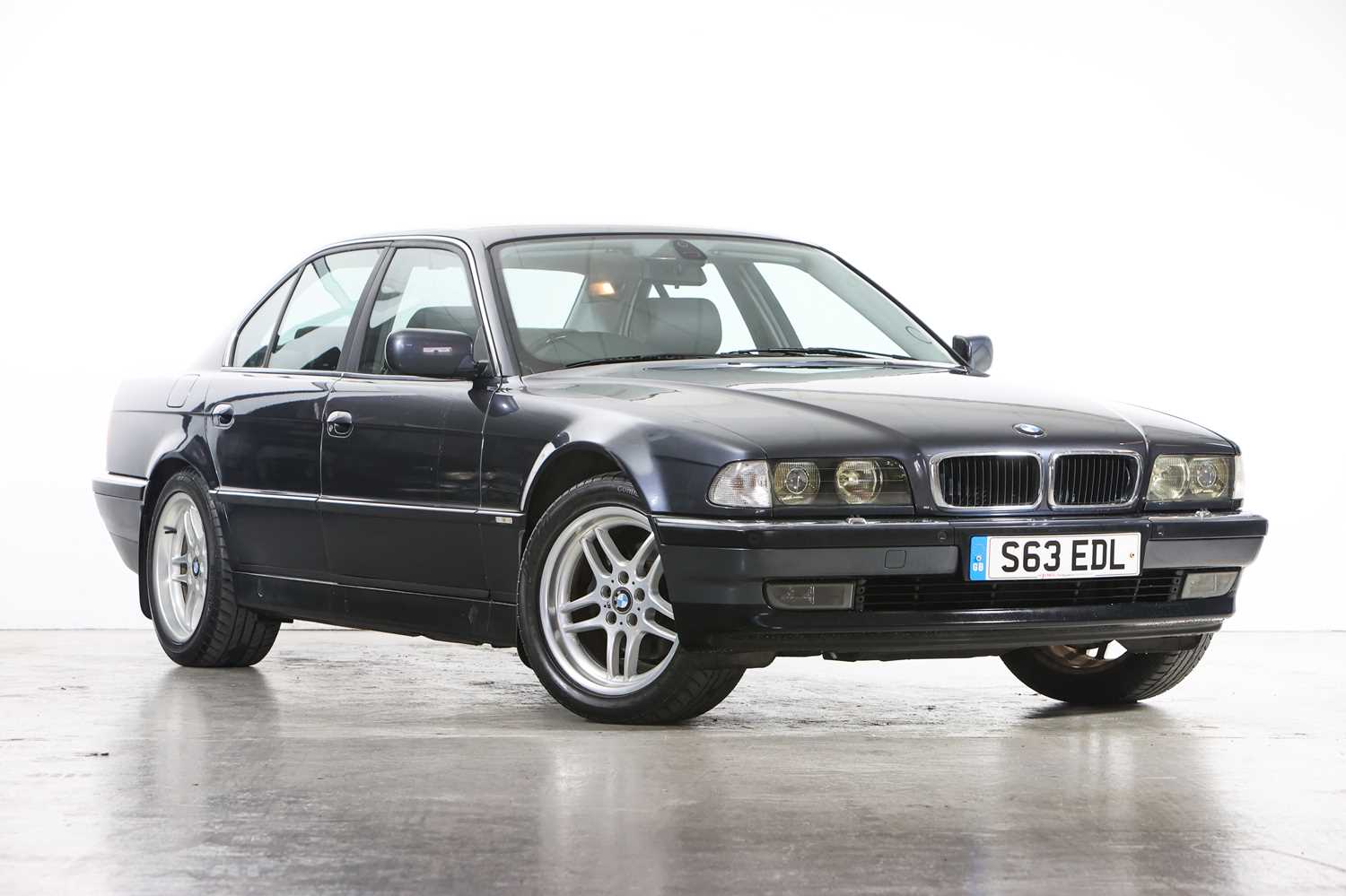 Lot 295 - 1998 BMW 735i (E38)