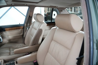 Lot 1987 BMW 735i (E32) SE