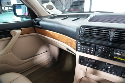 Lot 1987 BMW 735i (E32) SE