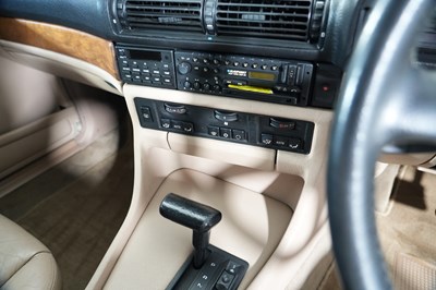 Lot 1987 BMW 735i (E32) SE