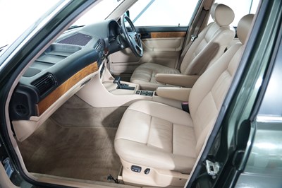Lot 1987 BMW 735i (E32) SE