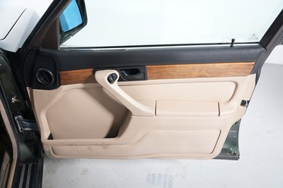Lot 1987 BMW 735i (E32) SE