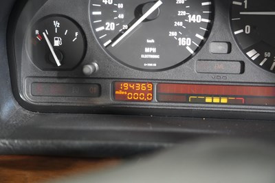 Lot 1987 BMW 735i (E32) SE