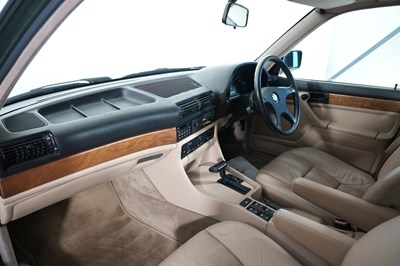 Lot 1987 BMW 735i (E32) SE
