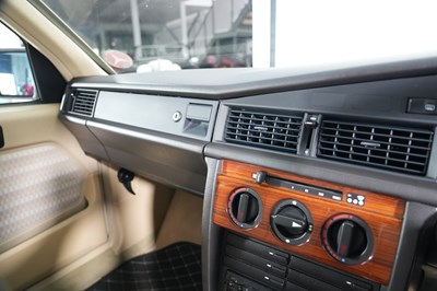 Lot 210 - 1992 Mercedes-Benz 190 E 2.0