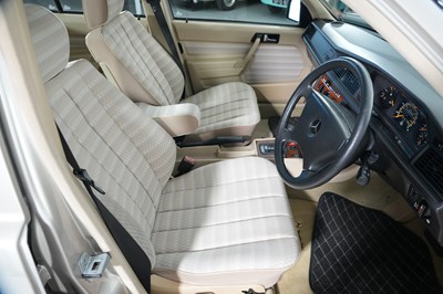Lot 210 - 1992 Mercedes-Benz 190 E 2.0