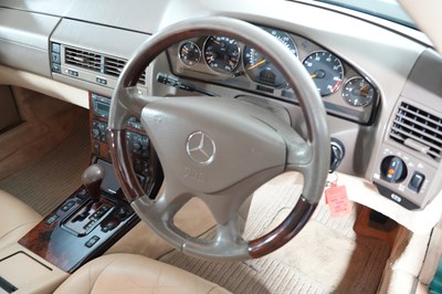 Lot 267 - 1998 Mercedes-Benz SL 280