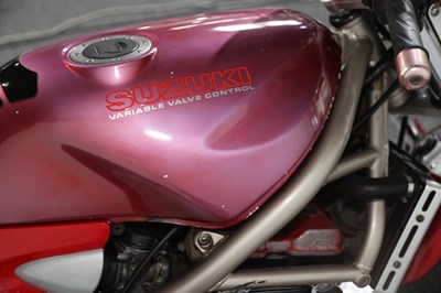 Lot 17 - 1998 Suzuki GSF400 Bandit