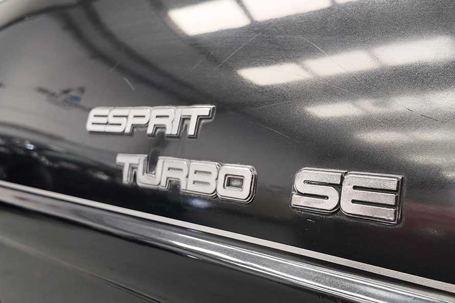 48 - 1989 Lotus Esprit Turbo SE