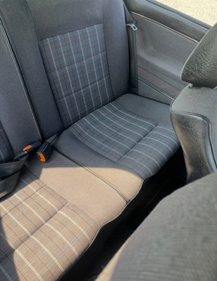 Lot 17 - 1989 Volkswagen Golf GTi