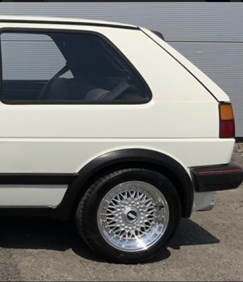 Lot 17 - 1989 Volkswagen Golf GTi