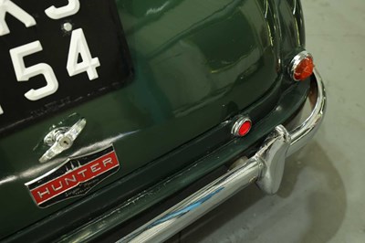 Lot 1955 Singer Hunter