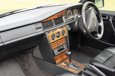 Lot 26 - 1993 Mercedes-Benz 190 E 2.6