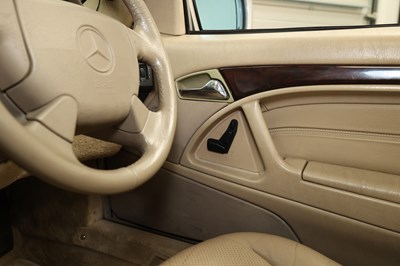 Lot 1998 Mercedes SL320