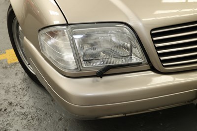 Lot 1998 Mercedes SL320
