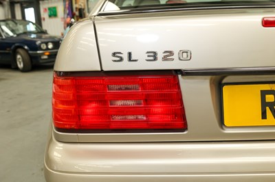 Lot 1998 Mercedes SL320