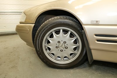 Lot 1998 Mercedes SL320