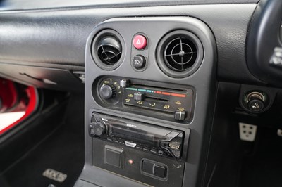 Lot 1994 Mazda MX-5 1.8i