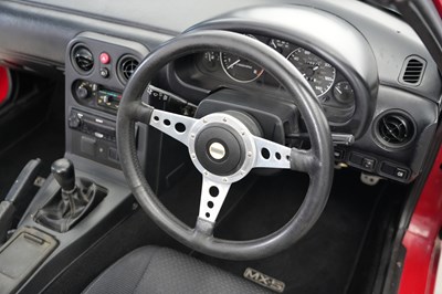 Lot 1994 Mazda MX-5 1.8i