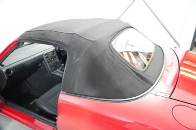 Lot 1994 Mazda MX-5 1.8i