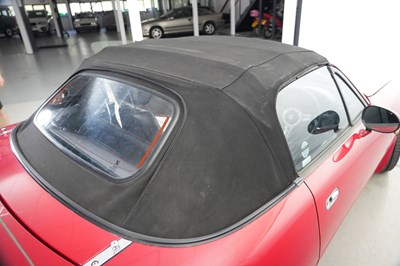 Lot 1994 Mazda MX-5 1.8i