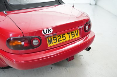 Lot 1994 Mazda MX-5 1.8i