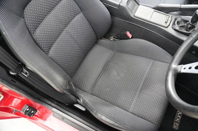 Lot 1994 Mazda MX-5 1.8i