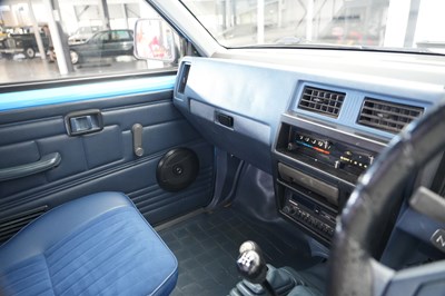 Lot 1987 Nissan D21 4.0 4WD Pickup