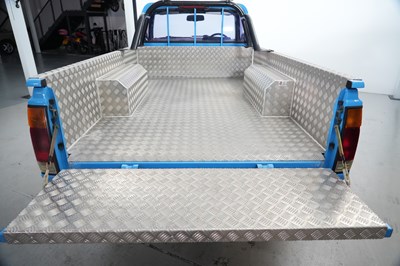 Lot 1987 Nissan D21 4.0 4WD Pickup