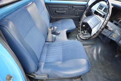 Lot 1987 Nissan D21 4.0 4WD Pickup