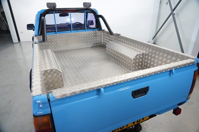 Lot 1987 Nissan D21 4.0 4WD Pickup