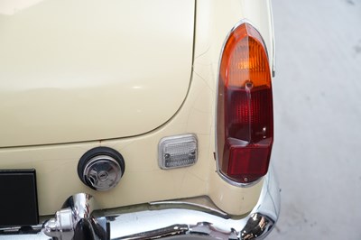 Lot 1971 MG B Roadster 2+2 Conversion