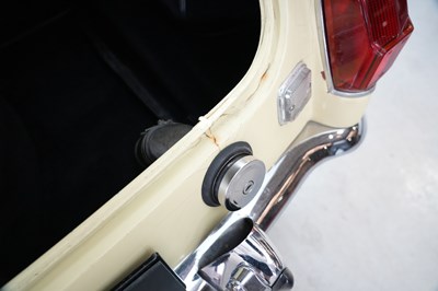 Lot 1971 MG B Roadster 2+2 Conversion