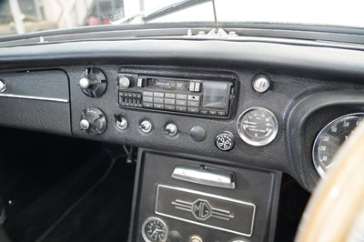 Lot 1971 MG B Roadster 2+2 Conversion