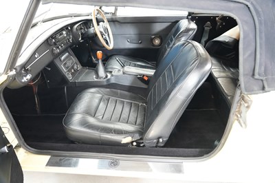 Lot 1971 MG B Roadster 2+2 Conversion