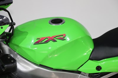 Lot 1994 Kawasaki ZXR750L