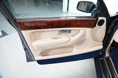 Lot 2002 Bentley Arnage Red Label