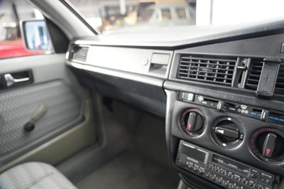 Lot 1989 Mercedes-Benz 190 D