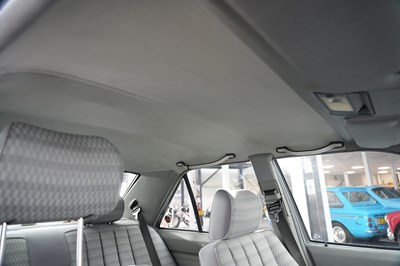 Lot 1989 Mercedes-Benz 190 D