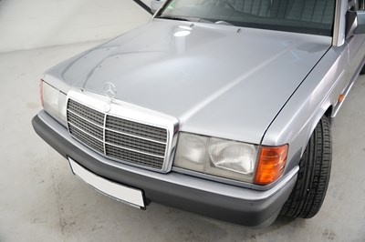 Lot 1989 Mercedes-Benz 190 D