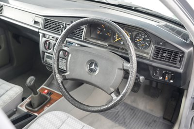 Lot 1989 Mercedes-Benz 190 D