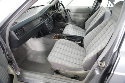 Lot 1989 Mercedes-Benz 190 D