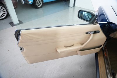 Lot 1986 Mercedes-Benz 300 SL