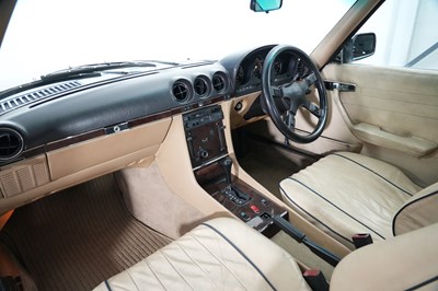 Lot 1986 Mercedes-Benz 300 SL