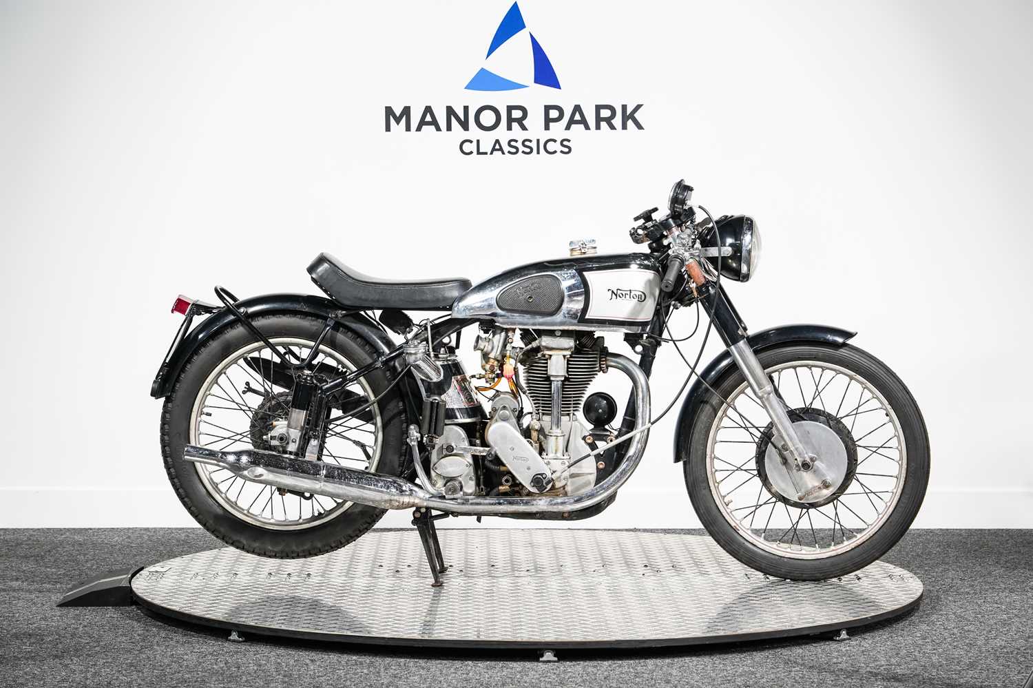 199 - 1950 Norton International Model 30